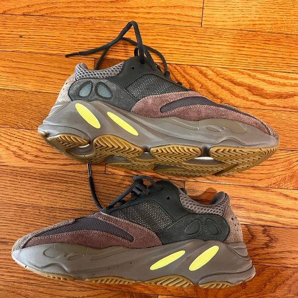 Adidas Yeezy Boost 700 V1 Mauve, Men’s size 10 - Picture 5 of 9